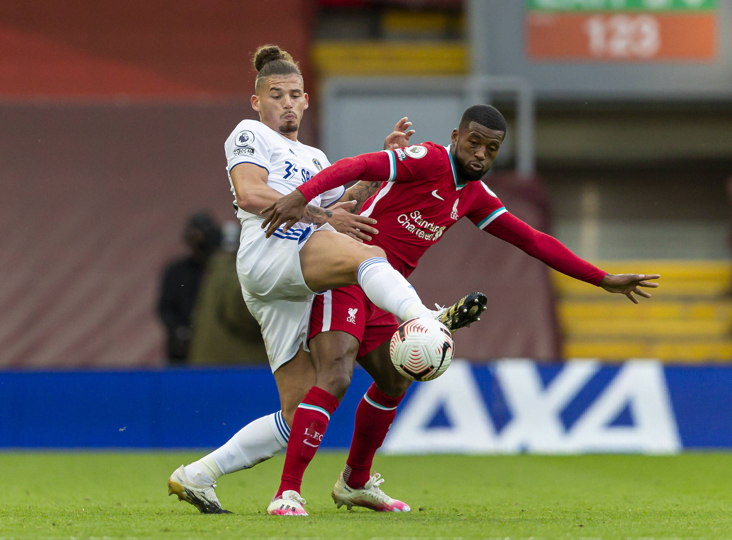 员年龄与竞 员年龄与竞